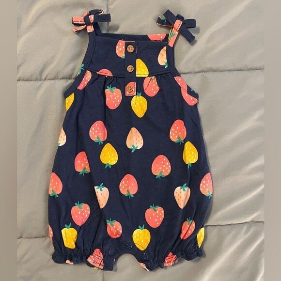 3m strawberry romper - Picture 1 of 3